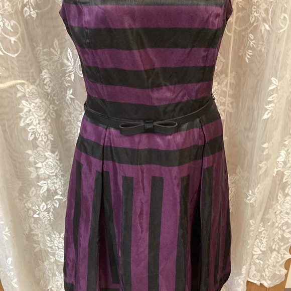 EUC Danny & Nicole Dress - Picture 3 of 11